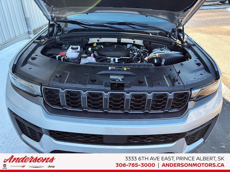 2026 Jeep Grand Cherokee ALTITUDE 2.0L Turbo / 20-inch Gloss Black Wheels / Trailer Tow Package