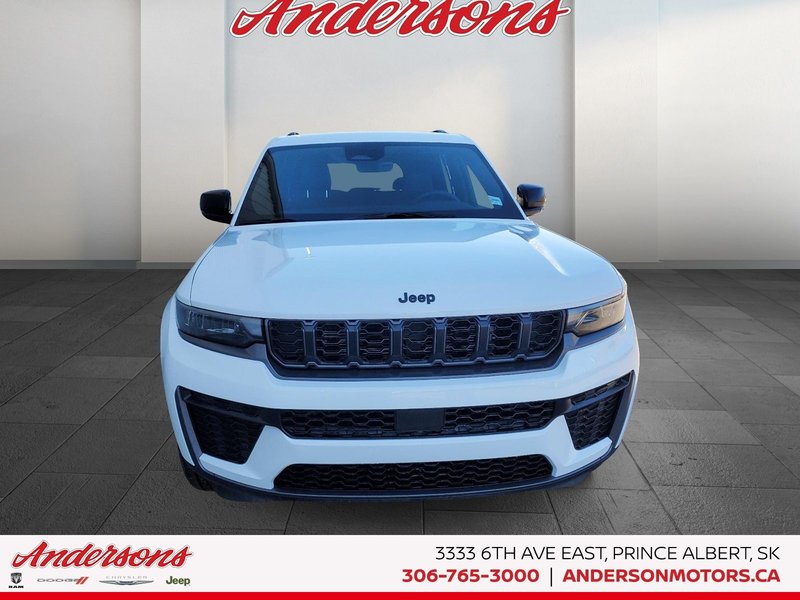 2026 Jeep Grand Cherokee ALTITUDE 2.0L Turbo / 20-inch Gloss Black Wheels / Trailer Tow Package