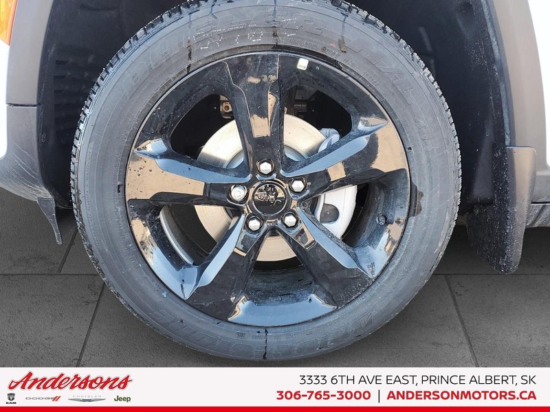 2026 Jeep Grand Cherokee ALTITUDE 2.0L Turbo / 20-inch Gloss Black Wheels / Trailer Tow Package