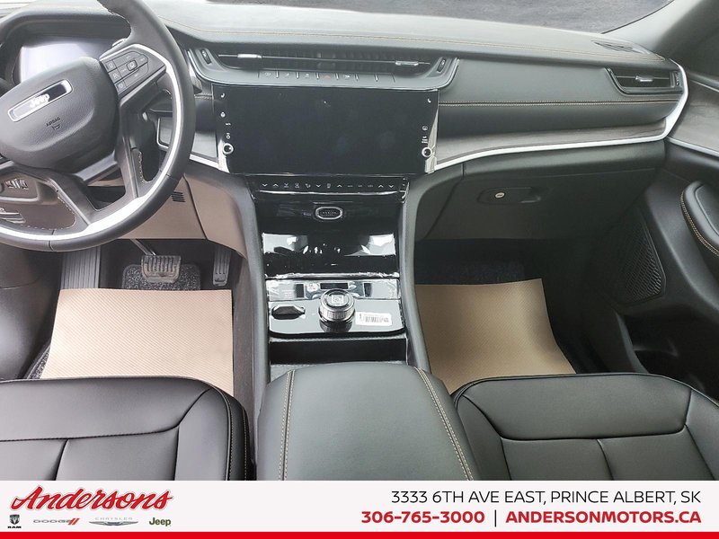 2026 Jeep Grand Cherokee 85TH ANNIVERSARY 2.0L Turbo / Panoramic Sunroof / Tow-Ready