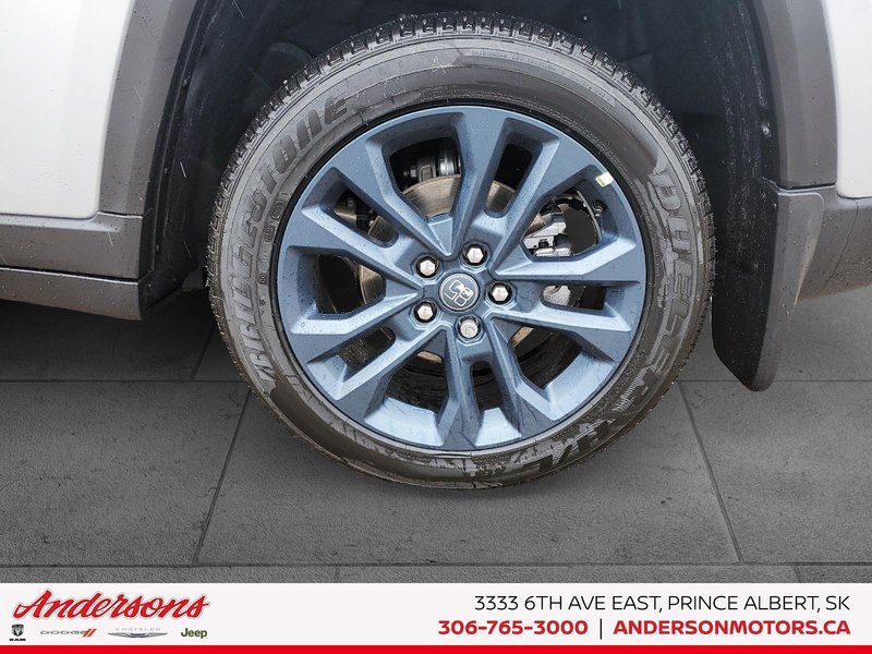 2026 Jeep Grand Cherokee 85TH ANNIVERSARY 2.0L Turbo / Panoramic Sunroof / Tow Ready