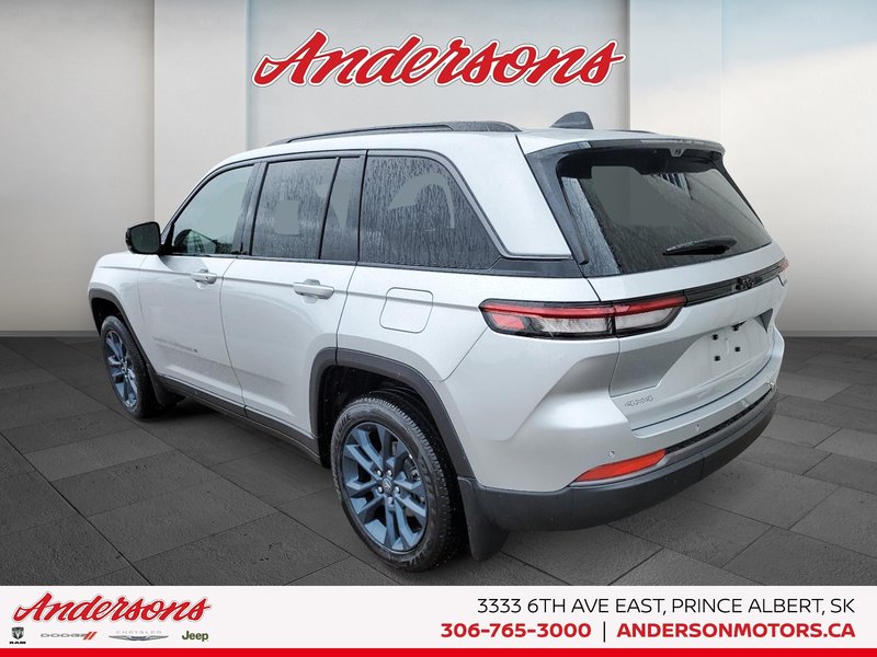 2026 Jeep Grand Cherokee 85TH ANNIVERSARY 2.0L Turbo / Panoramic Sunroof / Tow Ready