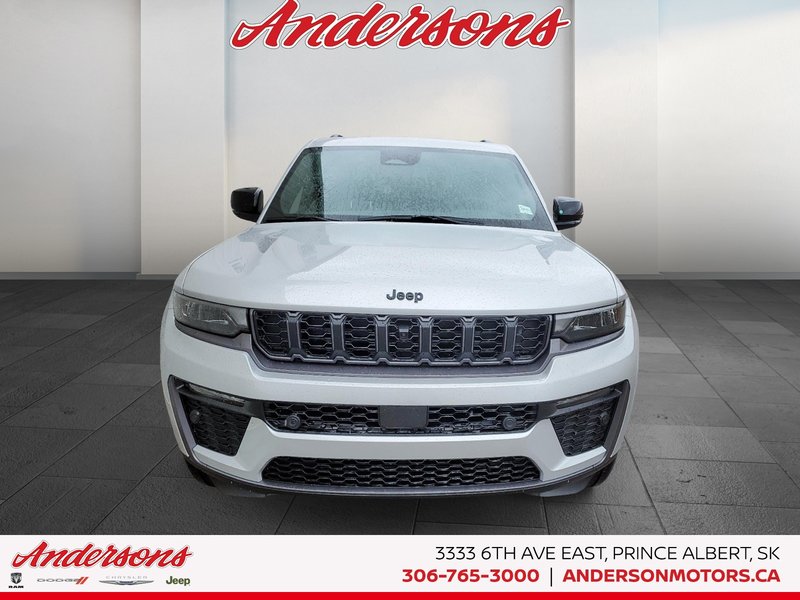 2026 Jeep Grand Cherokee 85TH ANNIVERSARY 2.0L Turbo / Panoramic Sunroof / Tow Ready