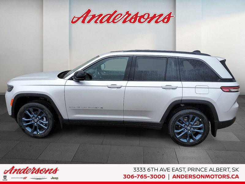 2026 Jeep Grand Cherokee 85TH ANNIVERSARY 2.0L Turbo / Panoramic Sunroof / Tow Ready