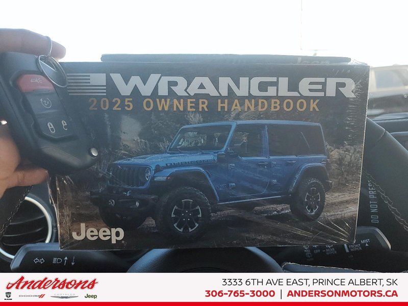 2025 Jeep WRANGLER 4-Door SAHARA Advanced Cruise Control / Power Leather Seats / All-Terrain Tires