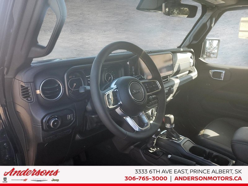 2025 Jeep WRANGLER 4-Door SAHARA Advanced Cruise Control / Power Leather Seats / All-Terrain Tires