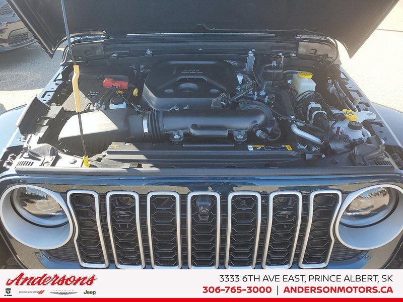 2025 Jeep WRANGLER 4-Door SAHARA Advanced Cruise Control / Power Leather Seats / All-Terrain Tires