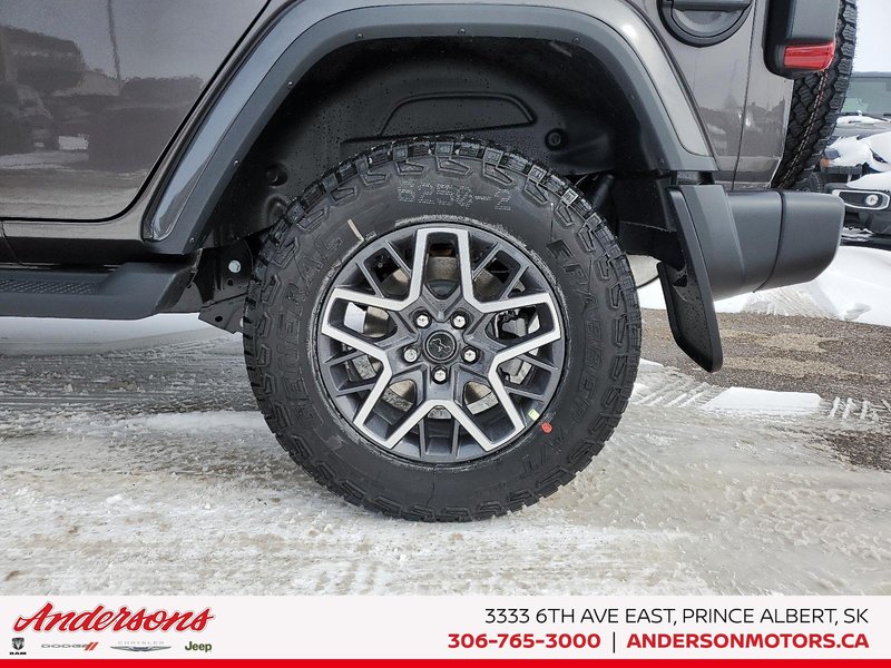 2025 Jeep WRANGLER 4-Door SAHARA Adaptive Cruise Control / All-Terrain Tires