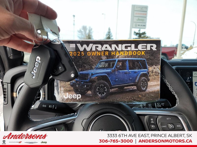 2025 Jeep WRANGLER 4-Door SAHARA Advanced Cruise Control / Power Leather Seats / All-Terrain Tires