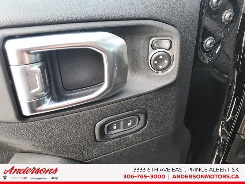 2025 Jeep WRANGLER 4-Door SAHARA Advanced Cruise Control / Power Leather Seats / All-Terrain Tires