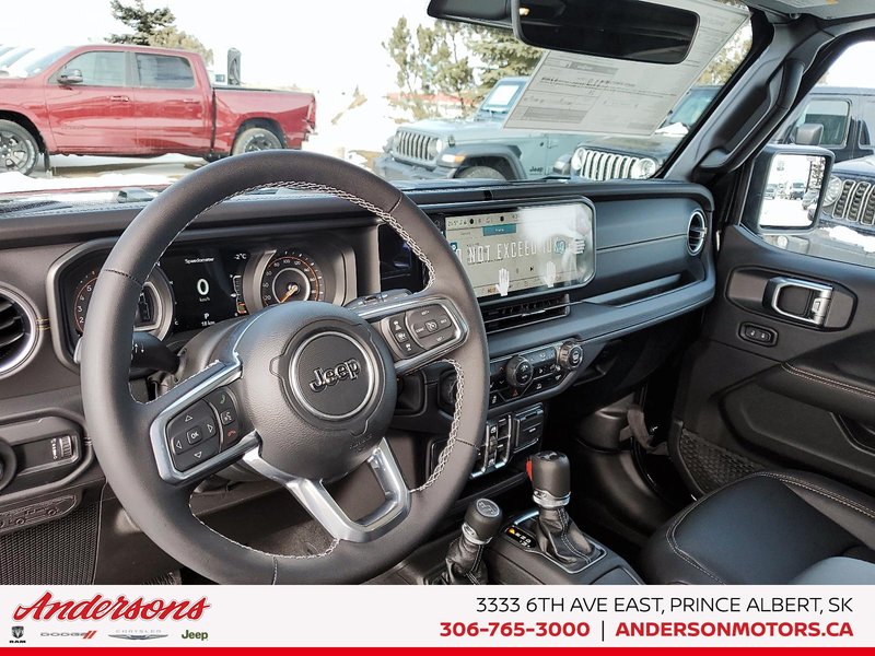 2025 Jeep WRANGLER 4-Door SAHARA Advanced Cruise Control / Power Leather Seats / All-Terrain Tires