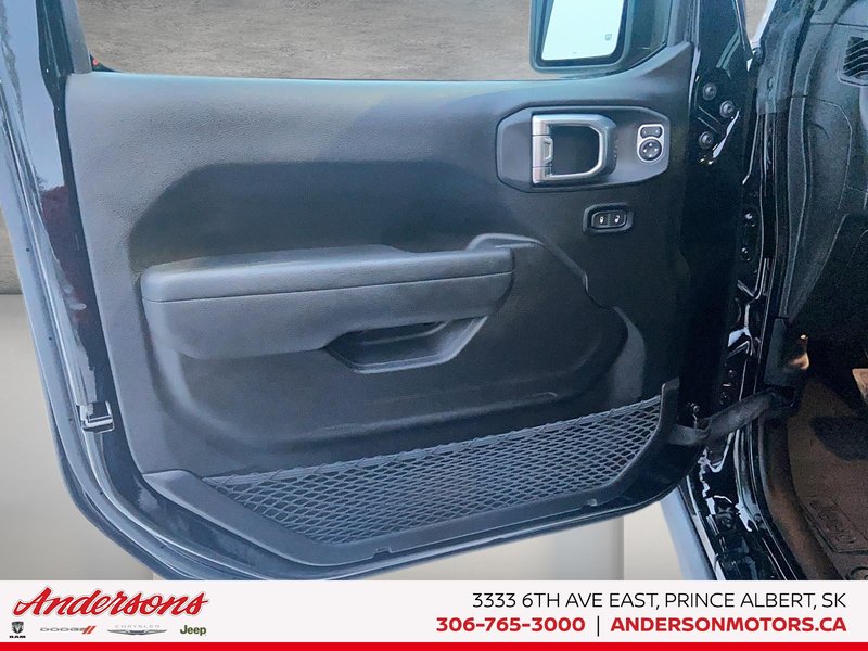 2026 Jeep Wrangler 4-Door WILLYS Xtreme 35 Tire Package / Advanced Cruise Control / Alpine Sound System