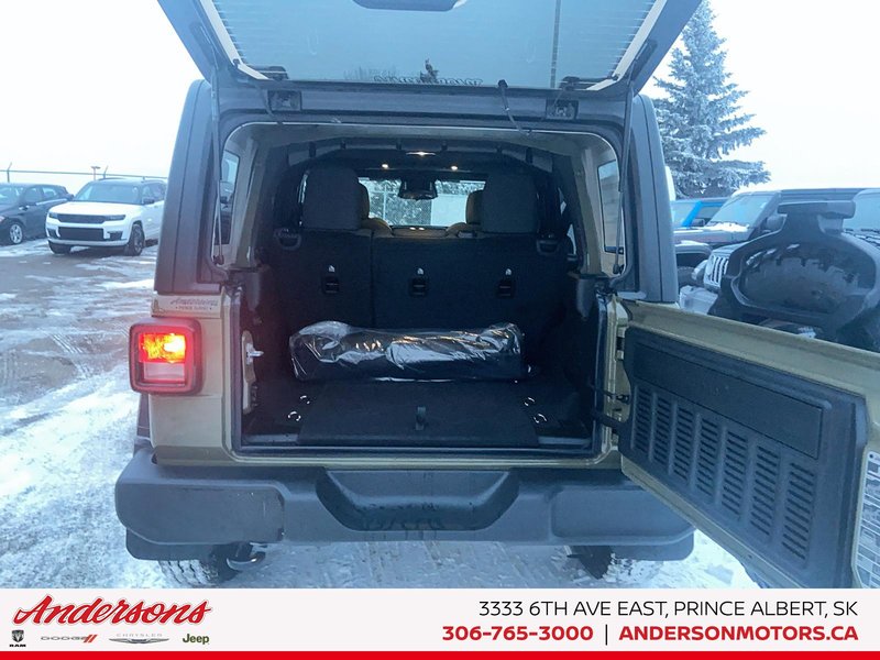 2026 Jeep Wrangler 4-Door SPORT S Adaptive Cruise Control / Black Hard Top / Heated Seats & Steering