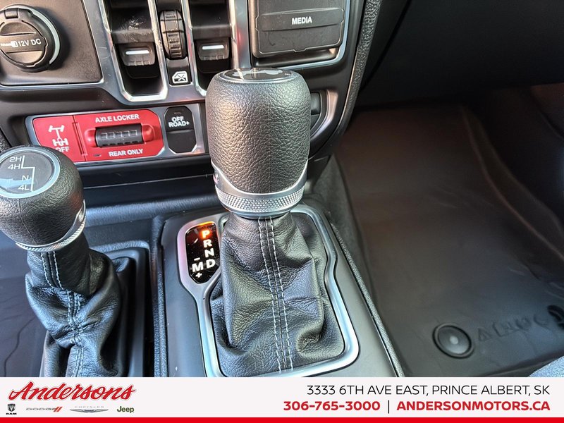 2026 Jeep Wrangler 4-Door WILLYS Heated Steering & Seats / Off-Road Package / Alpine Premium Rock Rails / Alpine Stereo