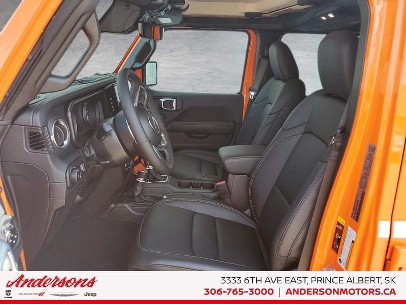 2026 Jeep Wrangler 4-Door SAHARA 3.6L V6 / 12.3-inch NAV / Alpine Audio