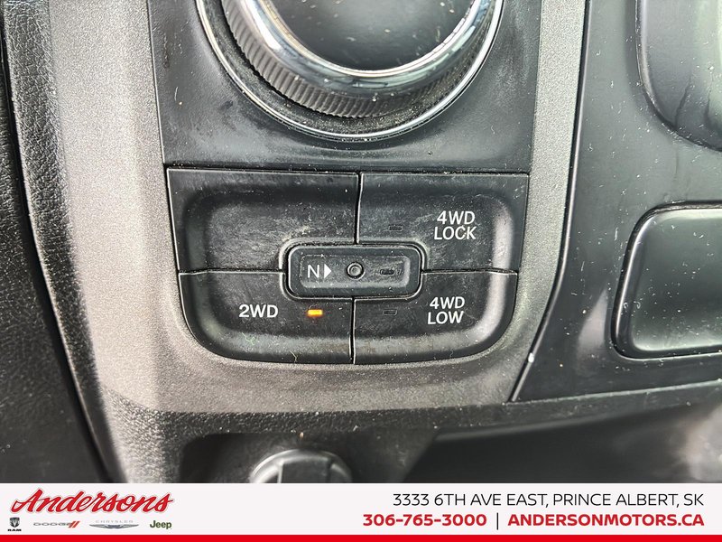 2023 Ram 1500 Classic Express 3.6L Pentastar V6 / Crew Cab / Heated Seats & Wheel / Class IV Hitch