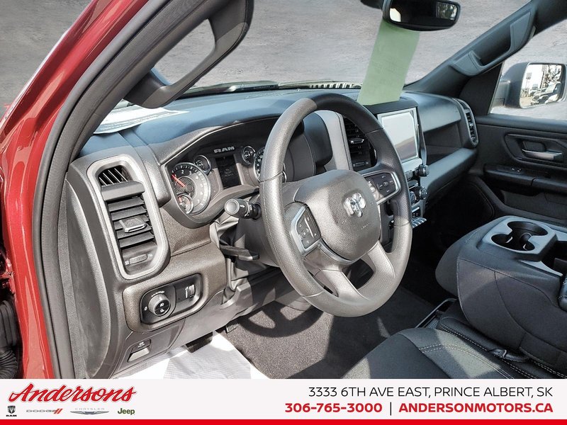 2025 Ram 1500 TRADESMAN Sport Appearance / V6