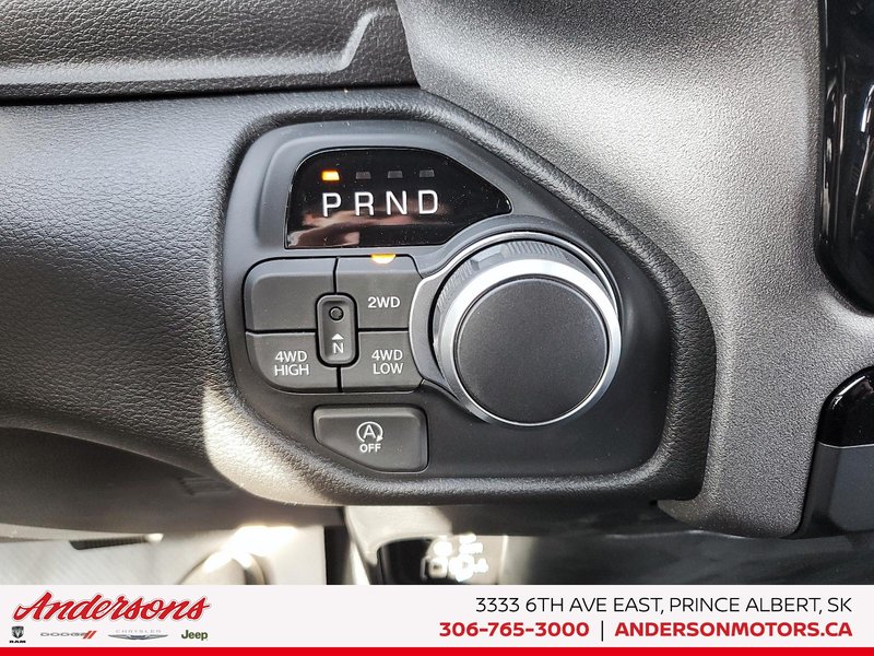 2025 Ram 1500 TRADESMAN Sport Appearance / V6
