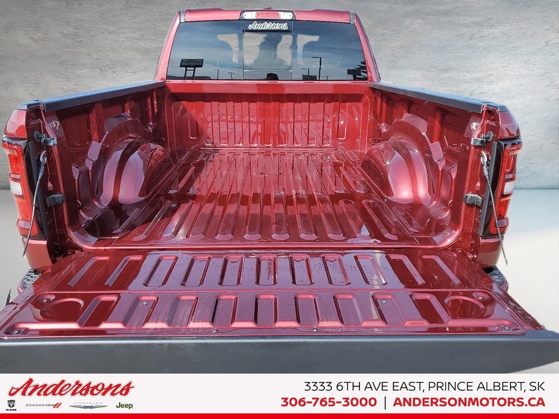 2025 Ram 1500 TRADESMAN Sport Appearance / V6