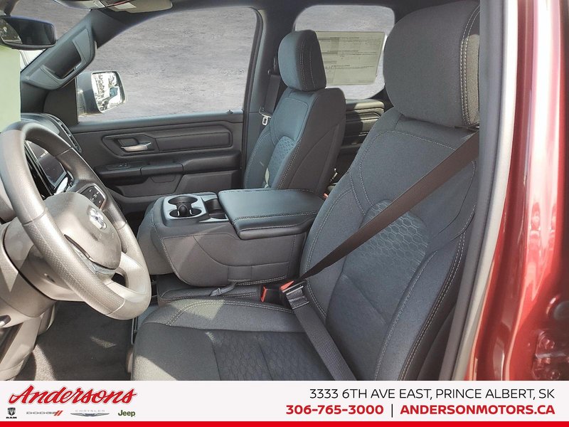 2025 Ram 1500 TRADESMAN Sport Appearance / V6