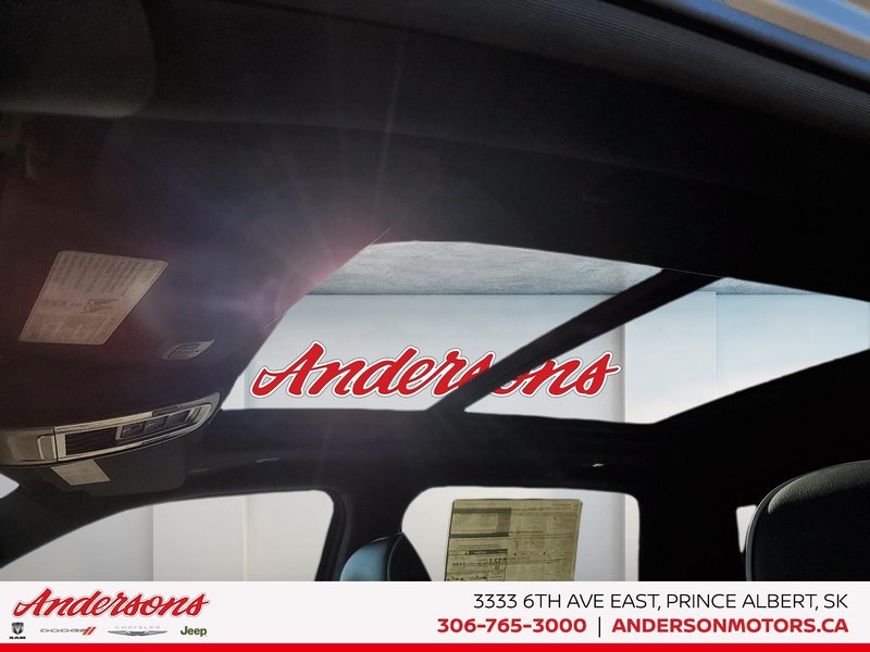2025 Ram 1500 LARAMIE Night Edition / Heads-Up Display / Sunroof