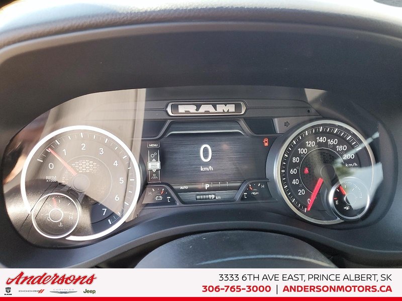 2025 Ram 1500 BIG HORN Hurricane Twin Turbo / Night Edition / 12-inch Touchscreen