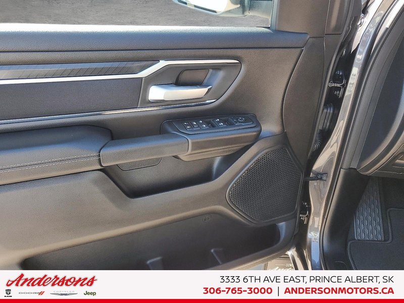 2026 Ram 1500 BIG HORN 3.0L Hurricane Twin Turbo I6 / Crew Cab / Sport Appearance Package / Heated Seats & Wheel