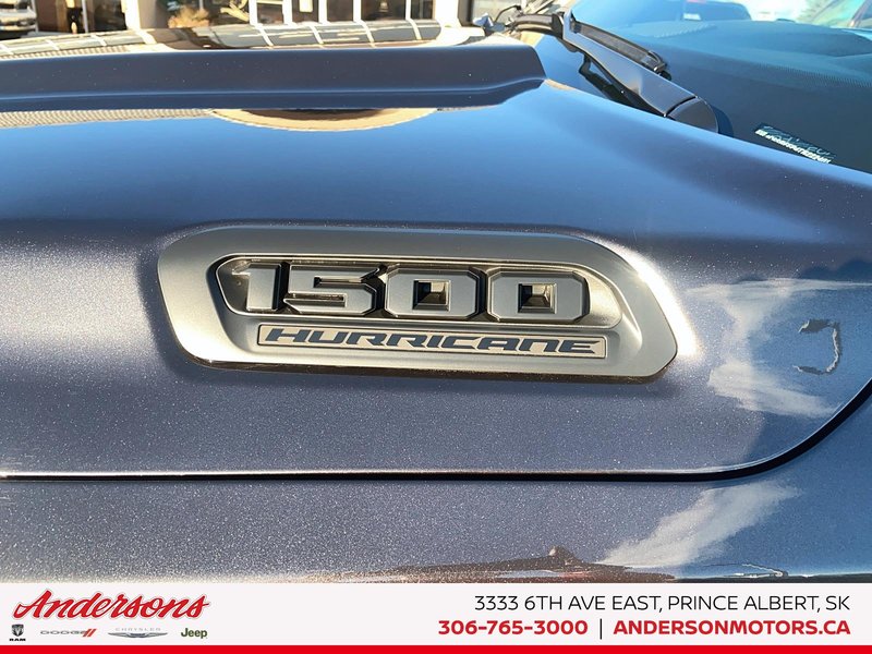 2026 Ram 1500 BIG HORN Hurricane Twin Turbo / Night Edition / 12-inch Touchscreen