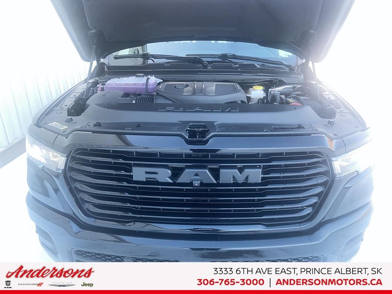 2026 Ram 1500 SPORT 3.0L Hurricane Twin Turbo I6 / Crew Cab / Panoramic Sunroof & Sport Performance Hood