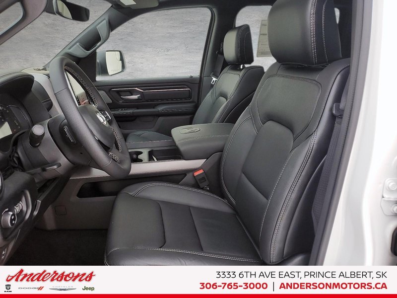 2026 Ram 1500 SPORT 3.0L Hurricane Twin Turbo I6 / Crew Cab / Mopar Side Steps / Panoramic Sunroof