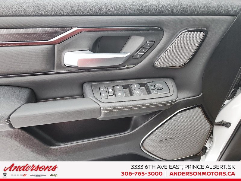 2026 Ram 1500 SPORT 3.0L Hurricane Twin Turbo I6 / Crew Cab / Mopar Side Steps / Panoramic Sunroof