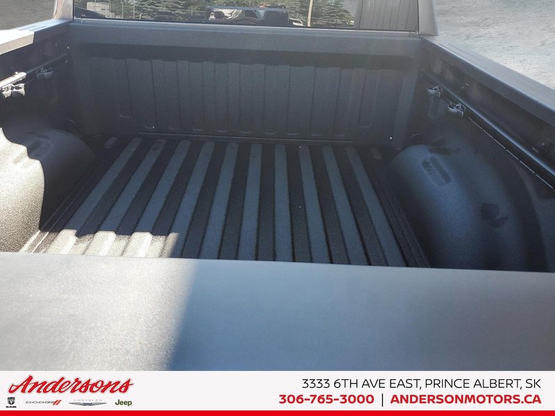 2026 Ram 1500 SPORT 3.0L Hurricane Twin Turbo I6 / Crew Cab / Night Edition / Deployable Running Boards
