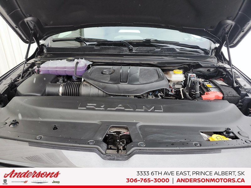 2026 Ram 1500 SPORT 3.0L Hurricane Twin Turbo I6 / Crew Cab / Mopar Side Steps / Panoramic Sunroof