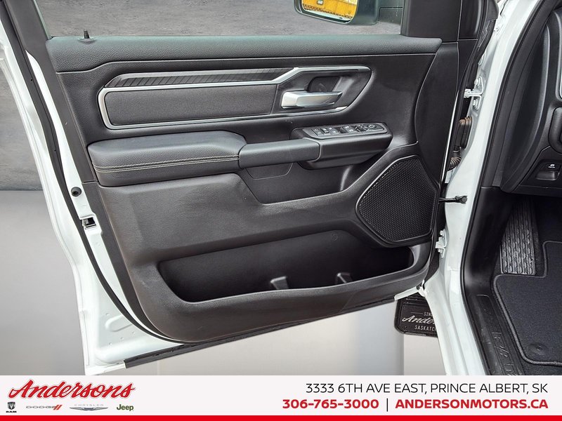 2026 Ram 1500 BIG HORN 3.0L Hurricane Twin Turbo I6 / Crew Cab / Heated Seats & Heated Steering Wheel
