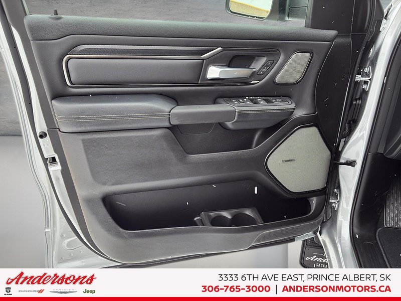2026 Ram 1500 SPORT 5.7L HEMI V8 w/ eTorque / Dual-Pane Panoramic Sunroof / Leather-Faced Heated Seats