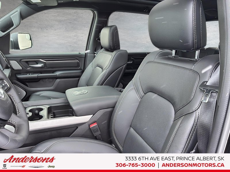 2026 Ram 1500 SPORT 5.7L HEMI V8 / Sport Crew Cab 4x4 / Premium harman/kardon Audio / Dual-Pane Panoramic Sunroof