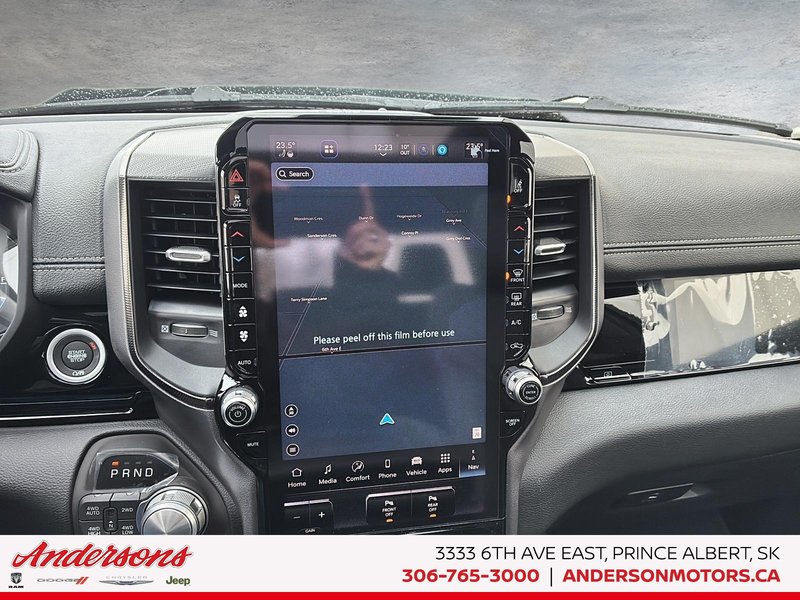 2026 Ram 1500 SPORT 5.7L HEMI V8 / Sport Crew Cab 4x4 / Premium harman/kardon Audio / Dual-Pane Panoramic Sunroof
