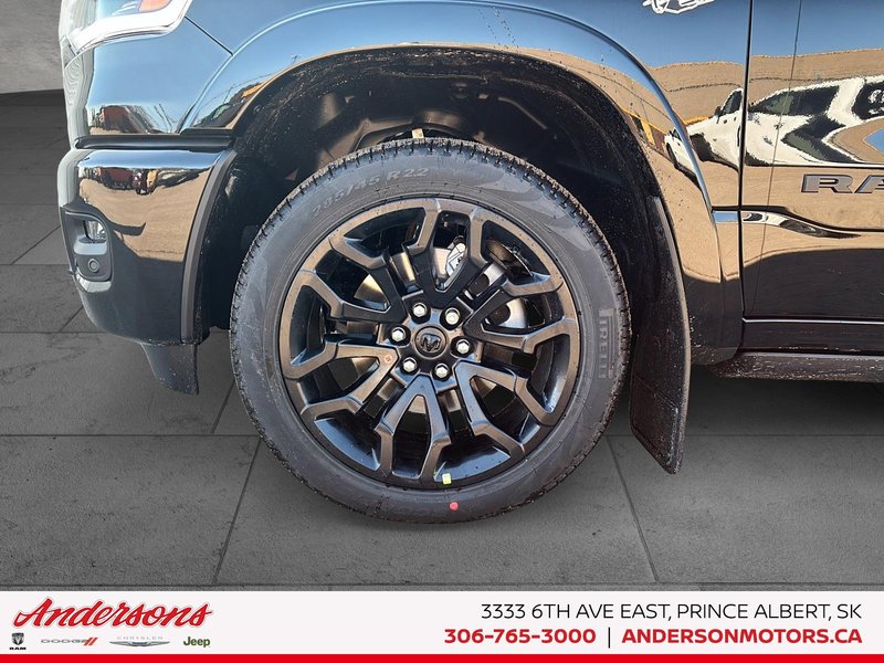 2026 Ram 1500 LIMITED 5.7L HEMI V8 / Crew Cab / Surround View Camera / Panoramic Sunroof