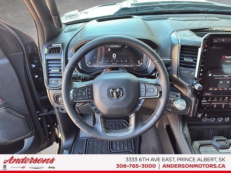 2026 Ram 1500 LIMITED 5.7L HEMI V8 / Crew Cab / Surround View Camera / Panoramic Sunroof