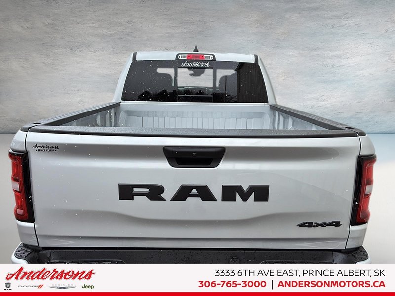 2026 Ram 1500 EXPRESS 3.0L Hurricane Twin Turbo / Crew Cab / Black Express Styling & Mopar Side Steps