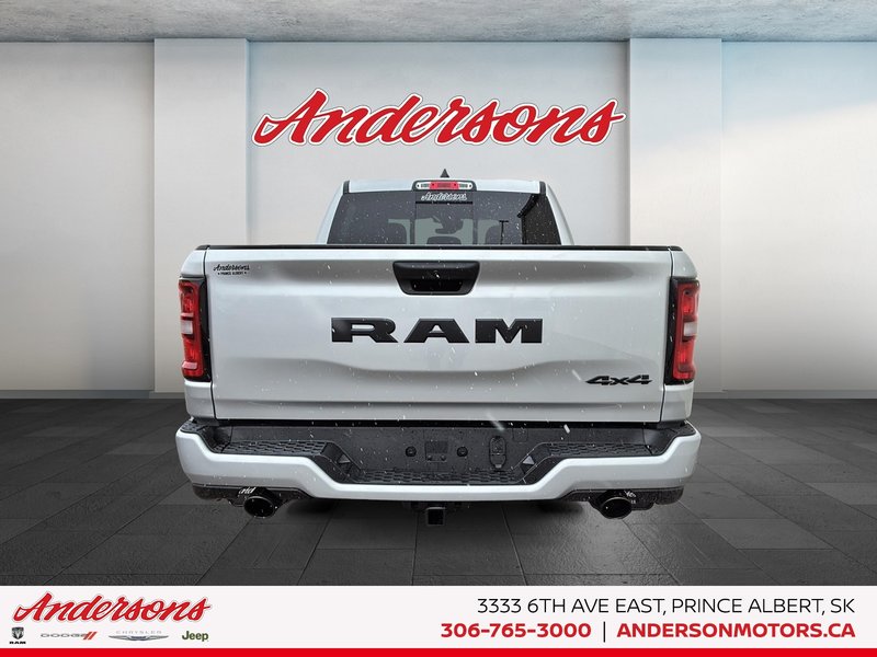 2026 Ram 1500 EXPRESS 3.0L Hurricane Twin Turbo / Crew Cab / Black Express Styling & Mopar Side Steps