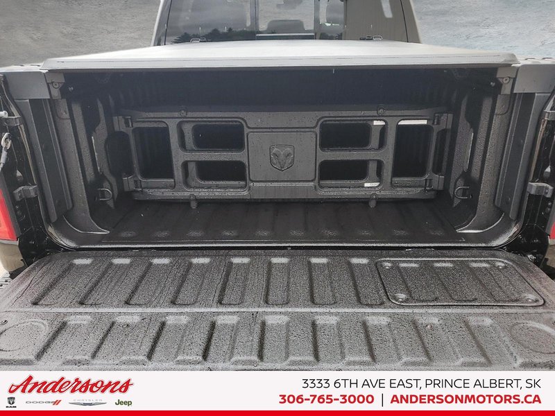 2026 Ram 1500 TUNGSTEN 3.0L Twin Turbo / Crew Cab / Deployable Bed Step