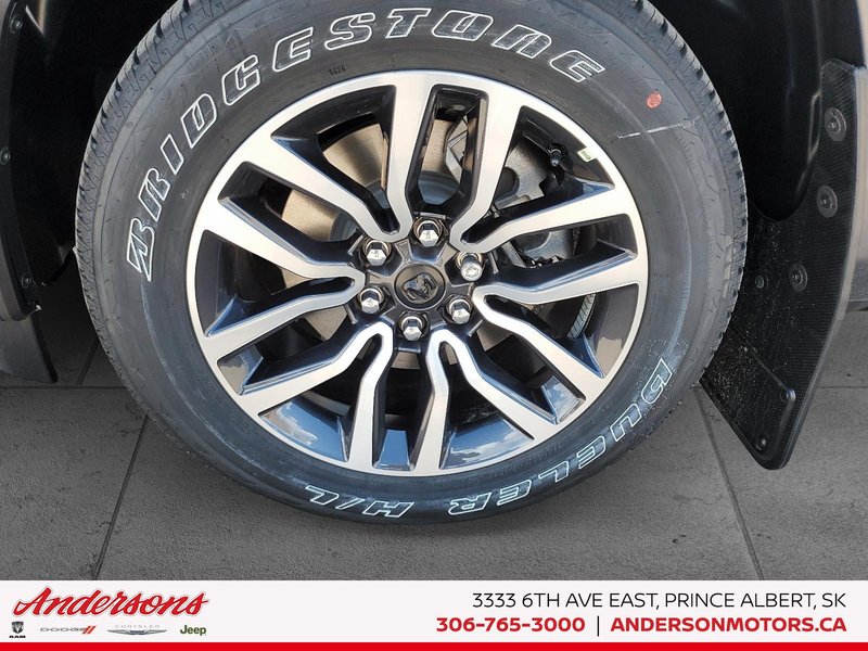 2026 Ram 1500 LIMITED 5.7L HEMI / Crew Cab / Heads-Up Display