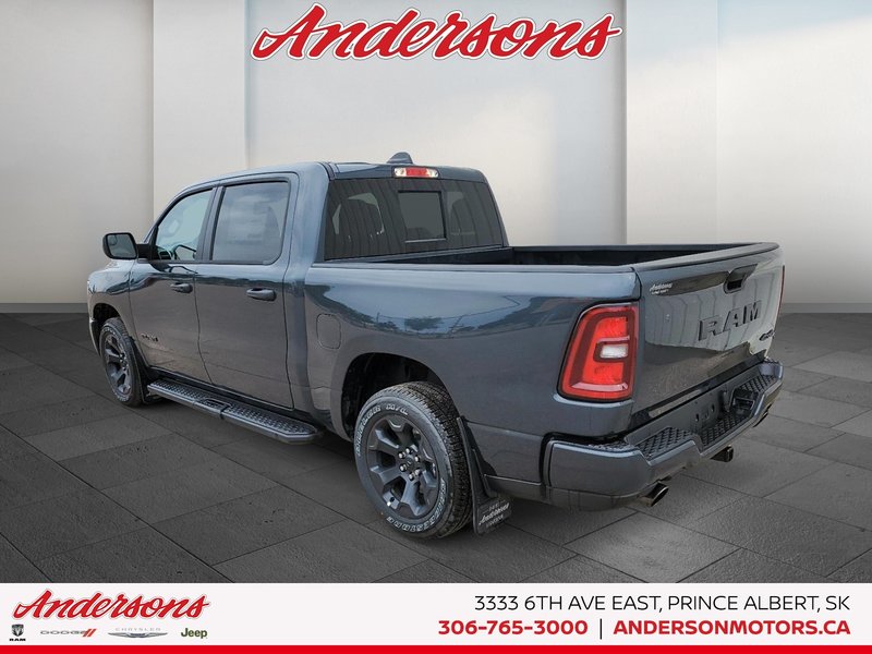 2026 Ram 1500 EXPRESS 3.0L Hurricane / Crew Cab / Black Tubular Sidesteps