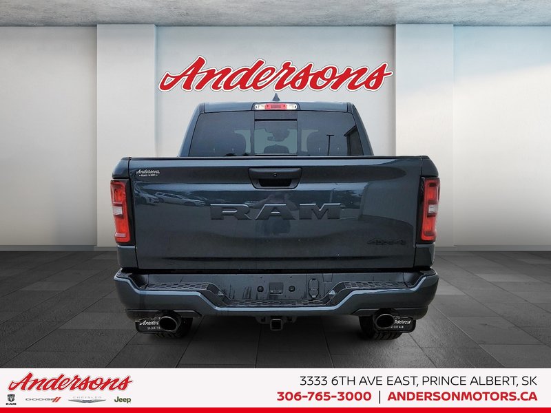 2026 Ram 1500 EXPRESS 3.0L Hurricane / Crew Cab / Black Tubular Sidesteps