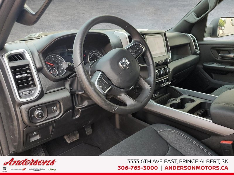 2026 Ram 1500 EXPRESS 3.0L Turbo / Crew Cab / ParkSense