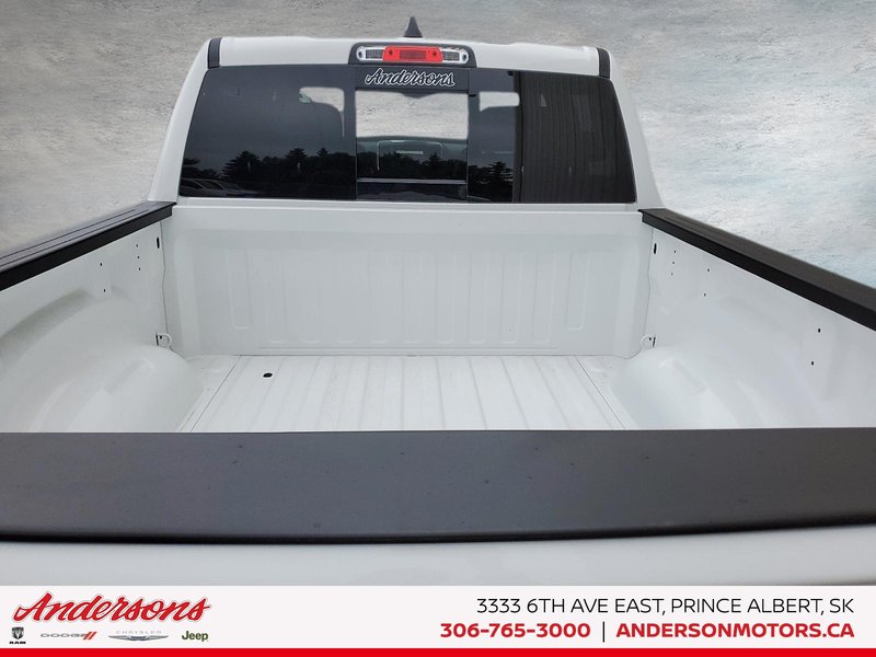 2026 Ram 1500 EXPRESS Black Express / Sport Hood / Side Steps