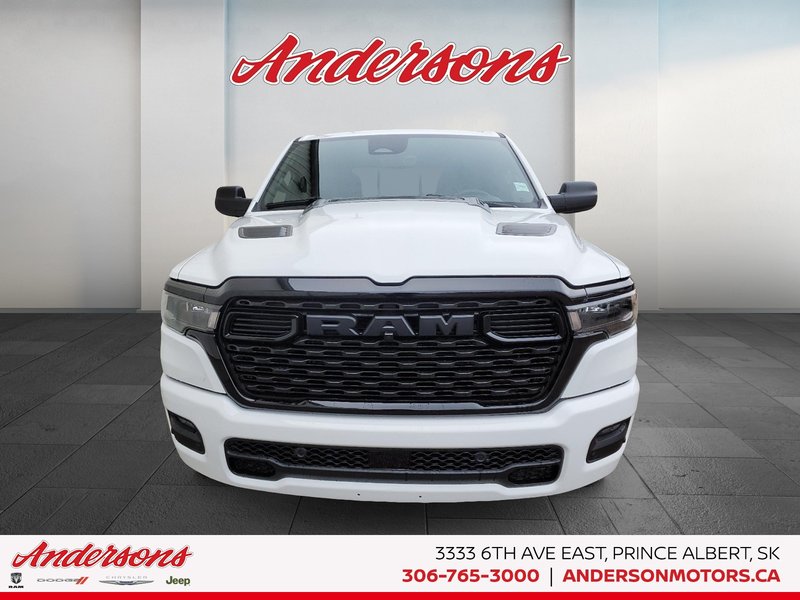 2026 Ram 1500 EXPRESS Black Express / Sport Hood / Side Steps