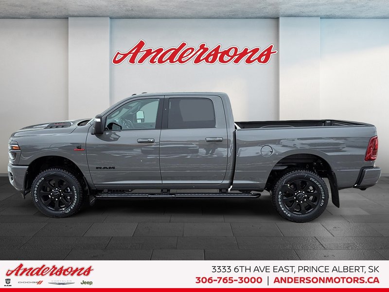 2026 Ram 2500 LARAMIE 6.7L Cummins Turbo-Diesel / Crew Cab / Leather-faced / Night Edition