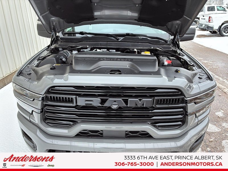 2026 Ram 2500 LARAMIE 6.7L Cummins Turbo-Diesel / Crew Cab / Leather-faced / Night Edition